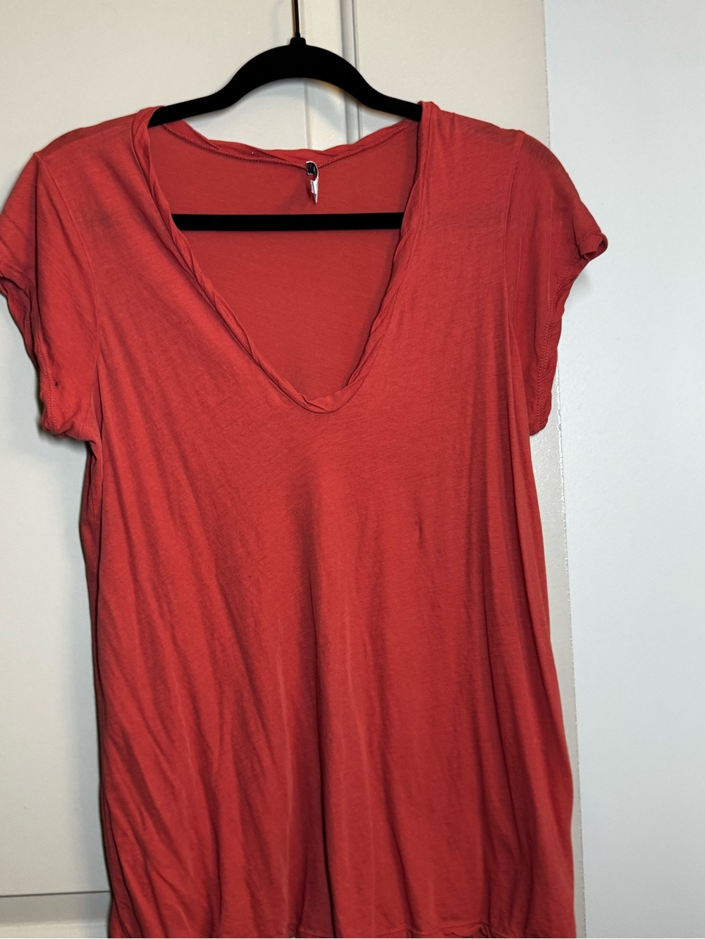 James Perse Coral V-Neck Short Sleeve Tee